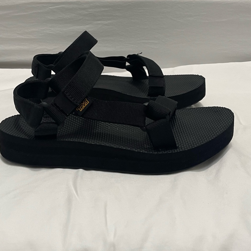 Teva Midform black sandals size 8